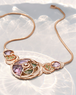 Luxury amethyst necklace in 18 karat gold from Zoya Aeterna collection